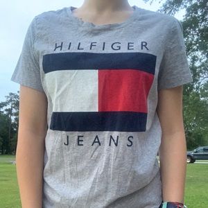 Tommy Hilfiger 100% cotton tshirt with stripe logo